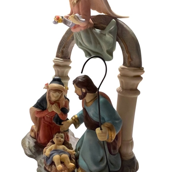 Vtg AVON Holy Family Christmas Figurine Holiday Treasures Nativity 2002 Gloria - Picture 4 of 9